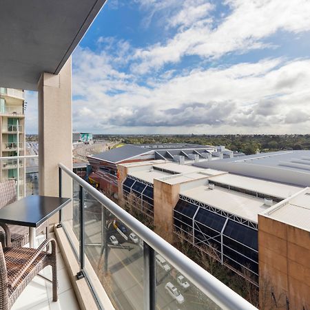 Oaks Adelaide Horizons Suites Экстерьер фото