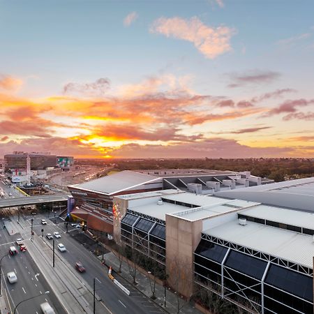 Oaks Adelaide Horizons Suites Экстерьер фото