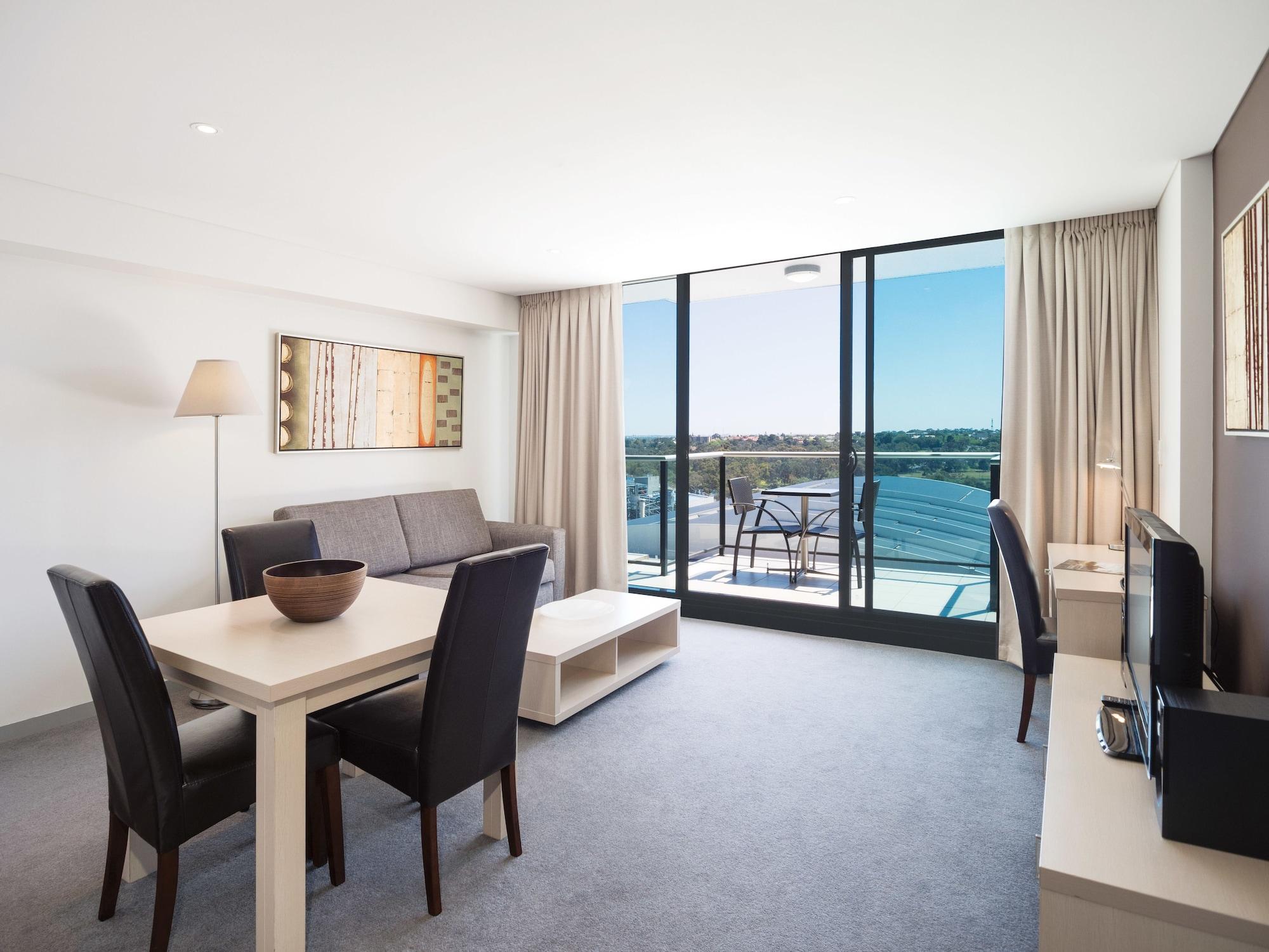 Oaks Adelaide Horizons Suites Экстерьер фото