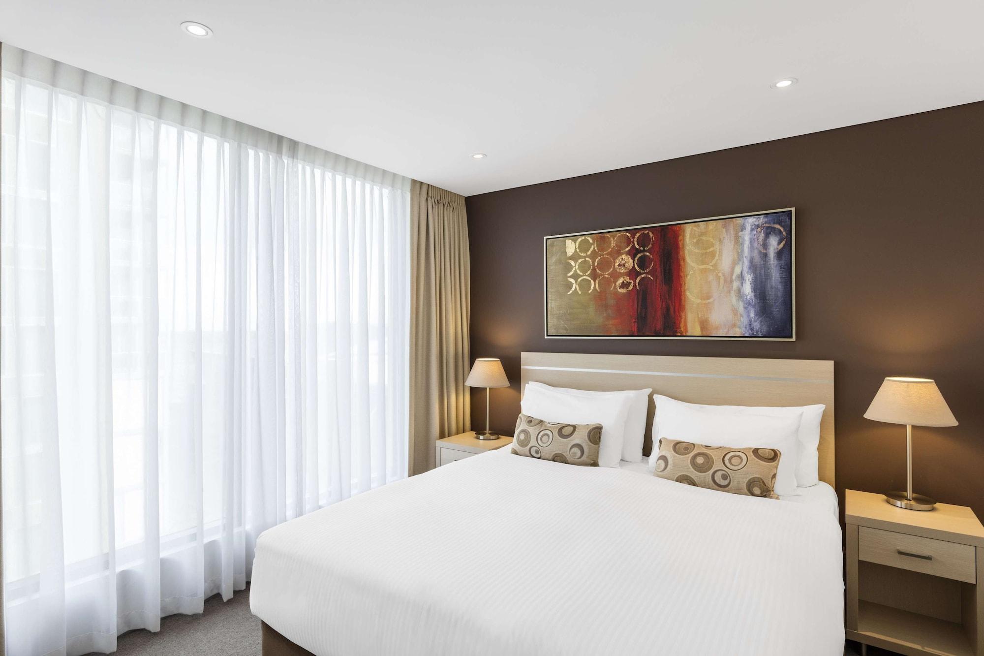 Oaks Adelaide Horizons Suites Экстерьер фото