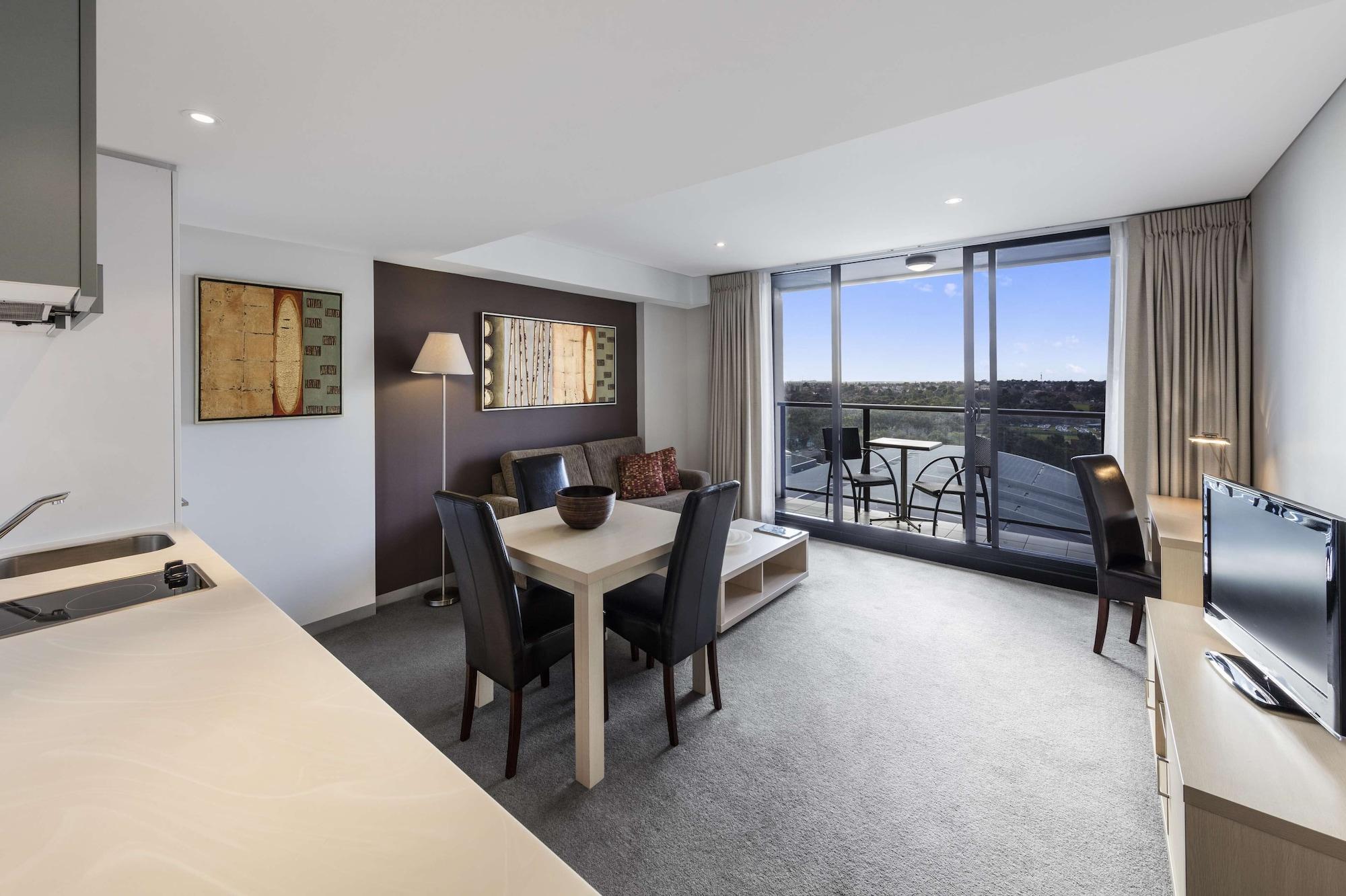 Oaks Adelaide Horizons Suites Экстерьер фото