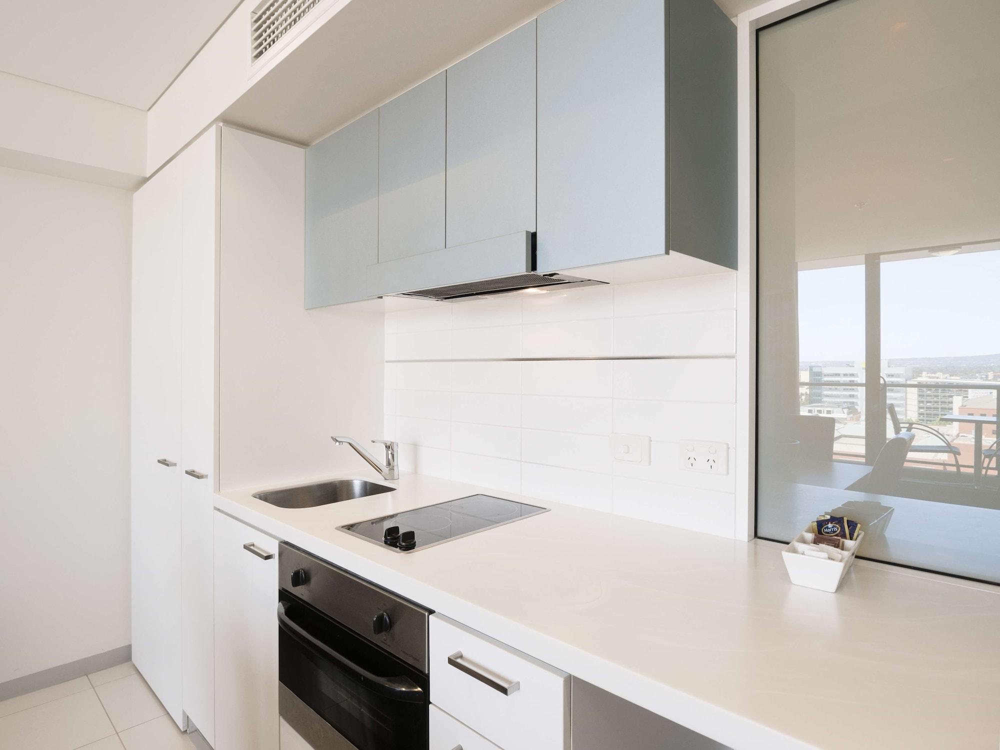 Oaks Adelaide Horizons Suites Экстерьер фото