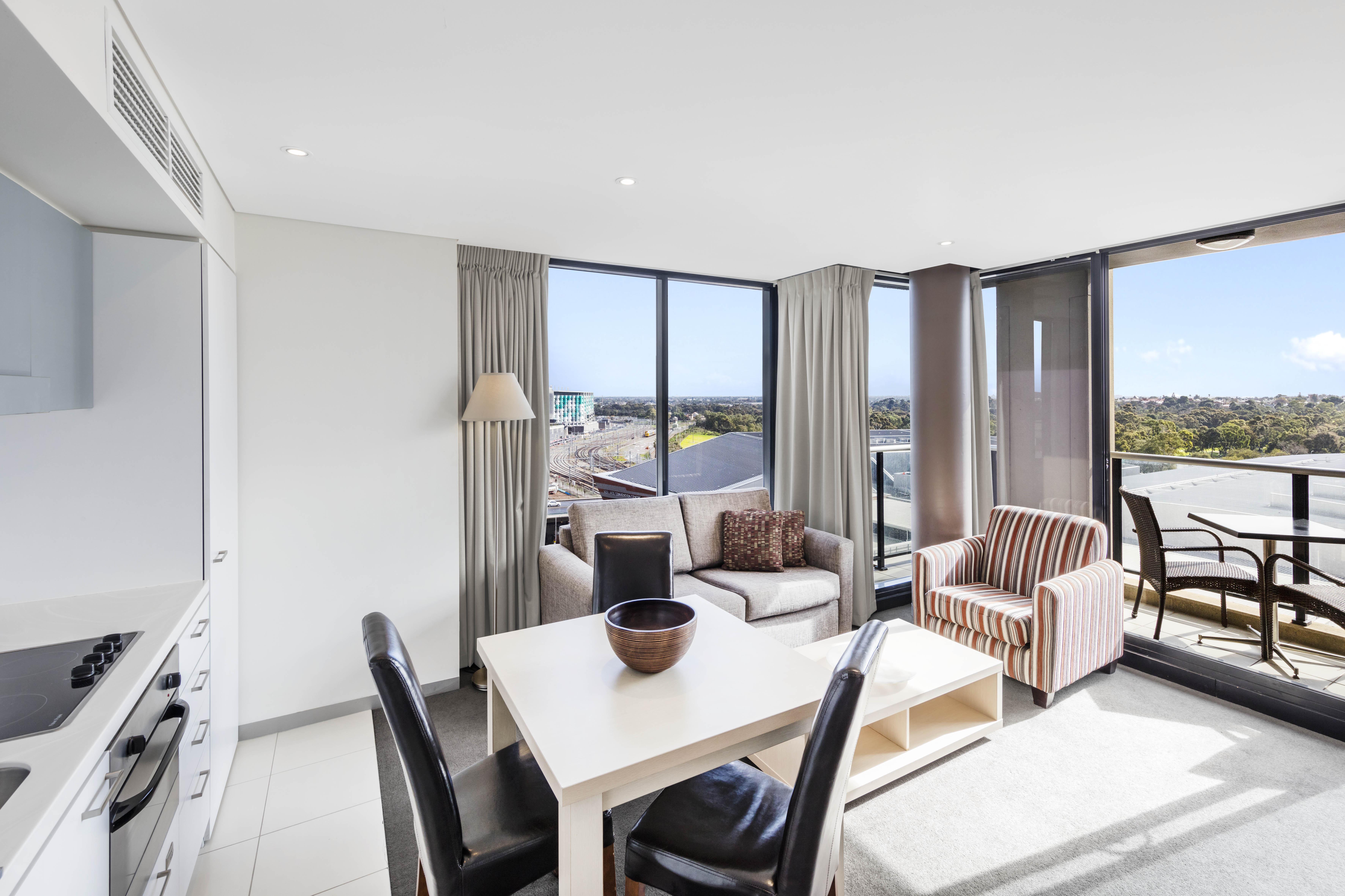 Oaks Adelaide Horizons Suites Экстерьер фото