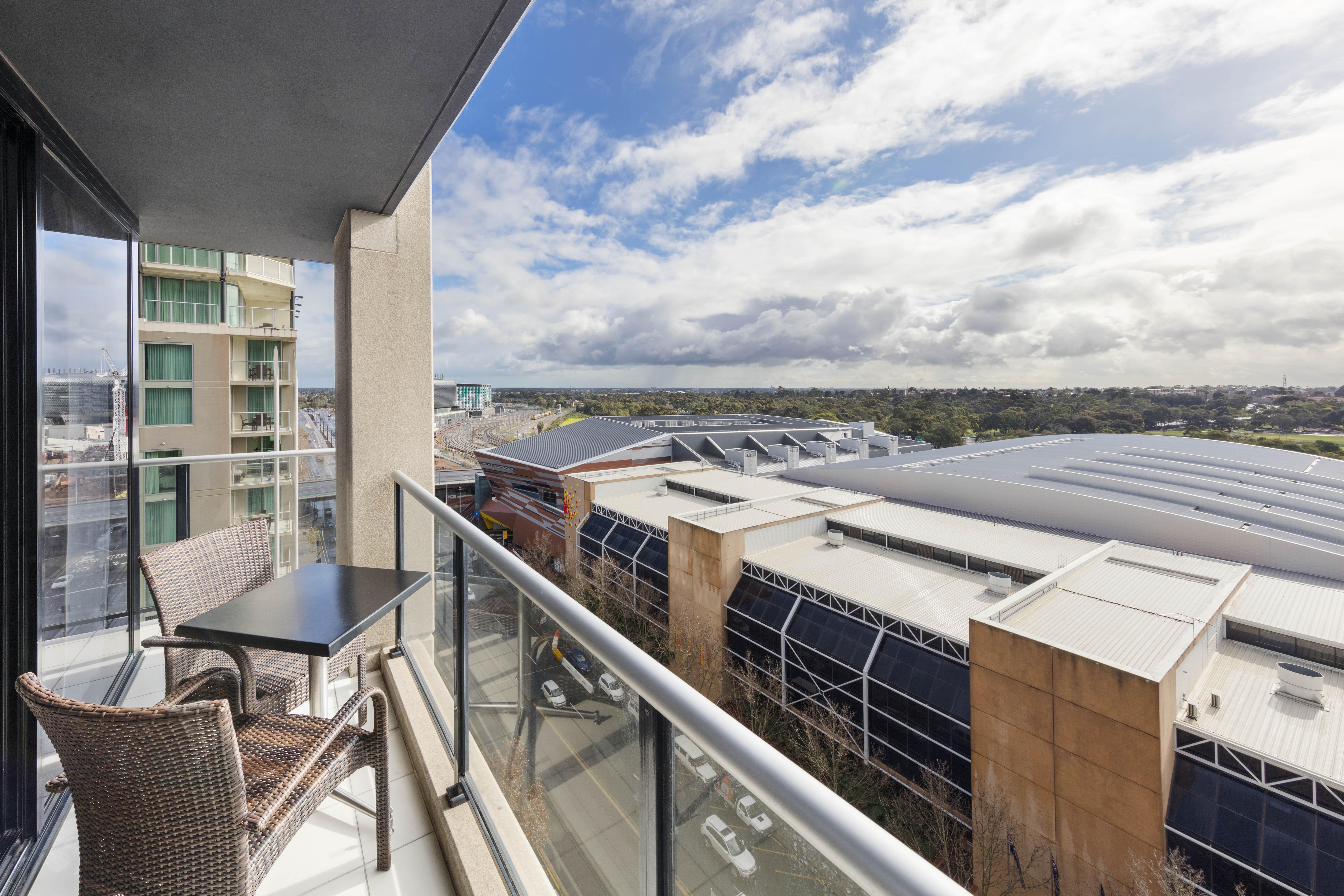 Oaks Adelaide Horizons Suites Экстерьер фото
