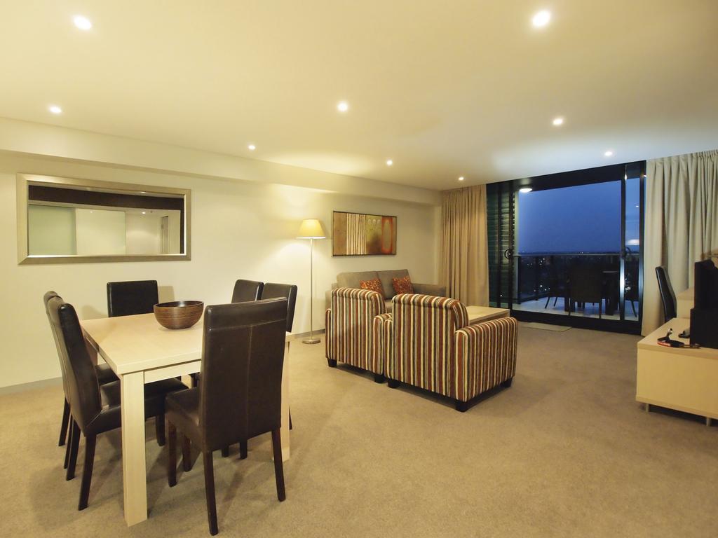 Oaks Adelaide Horizons Suites Экстерьер фото