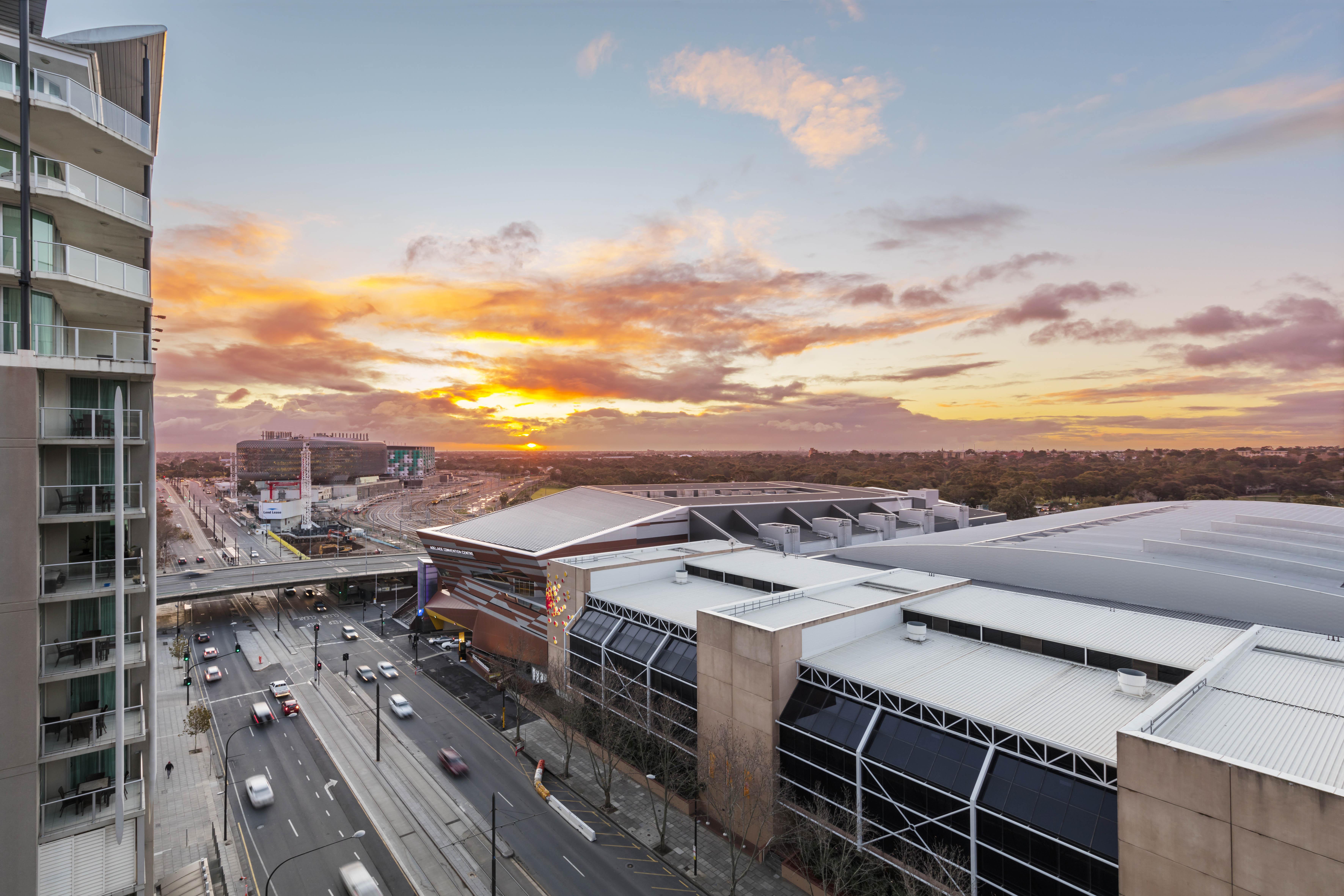 Oaks Adelaide Horizons Suites Экстерьер фото