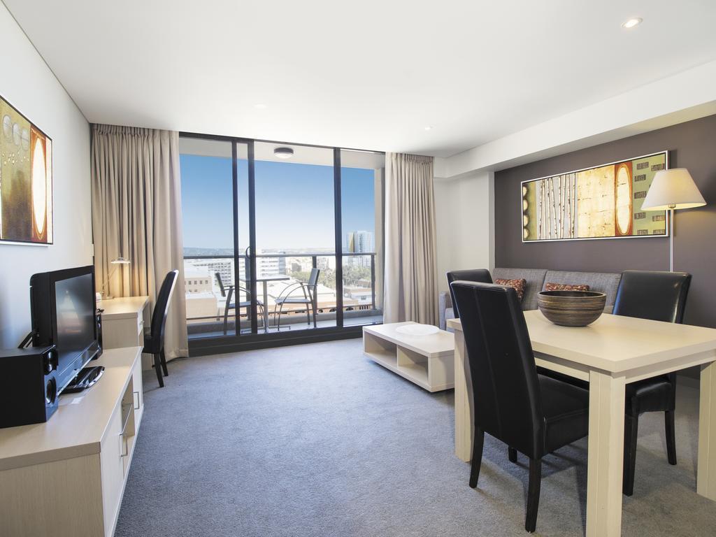 Oaks Adelaide Horizons Suites Экстерьер фото
