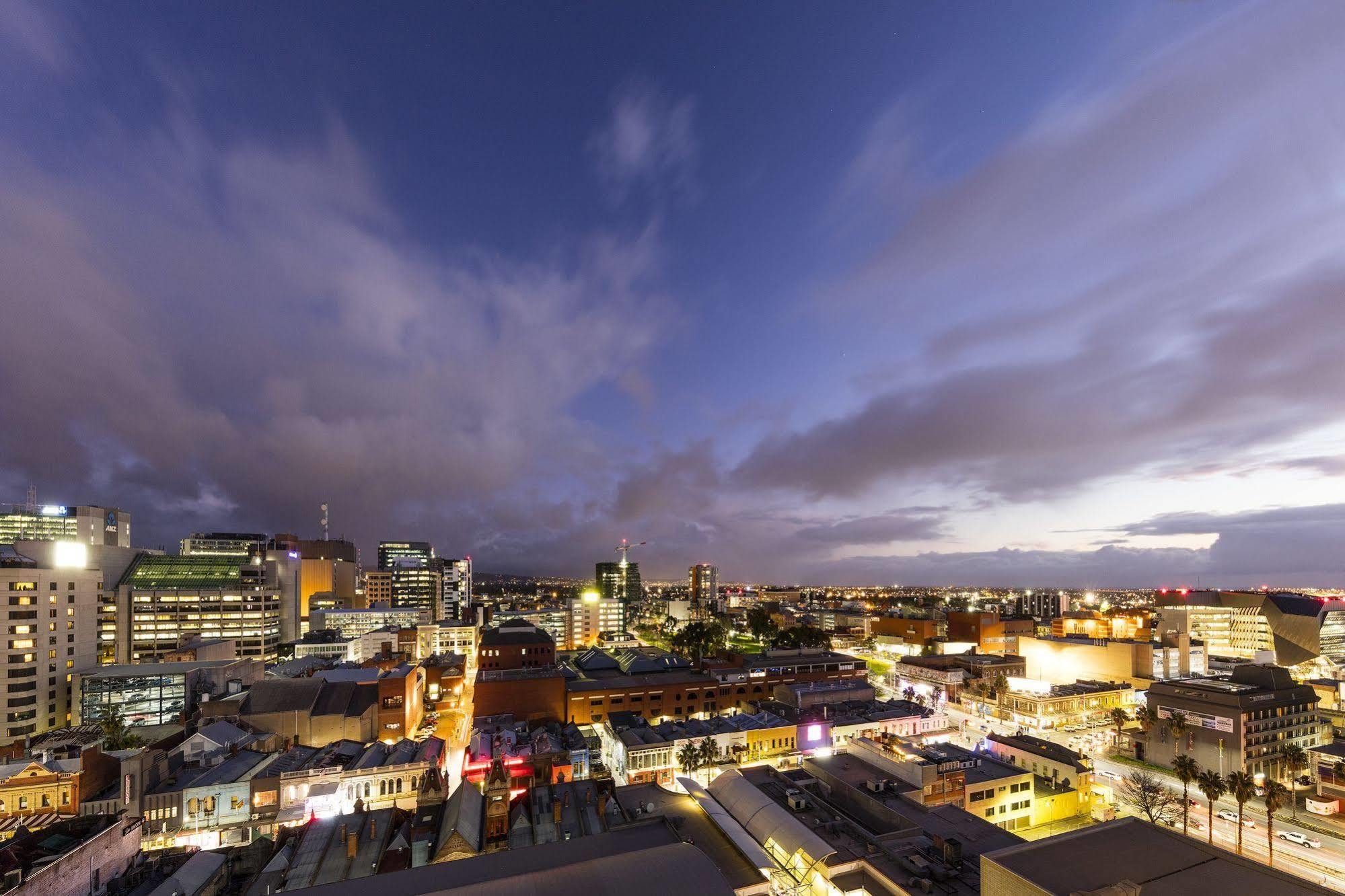 Oaks Adelaide Horizons Suites Экстерьер фото