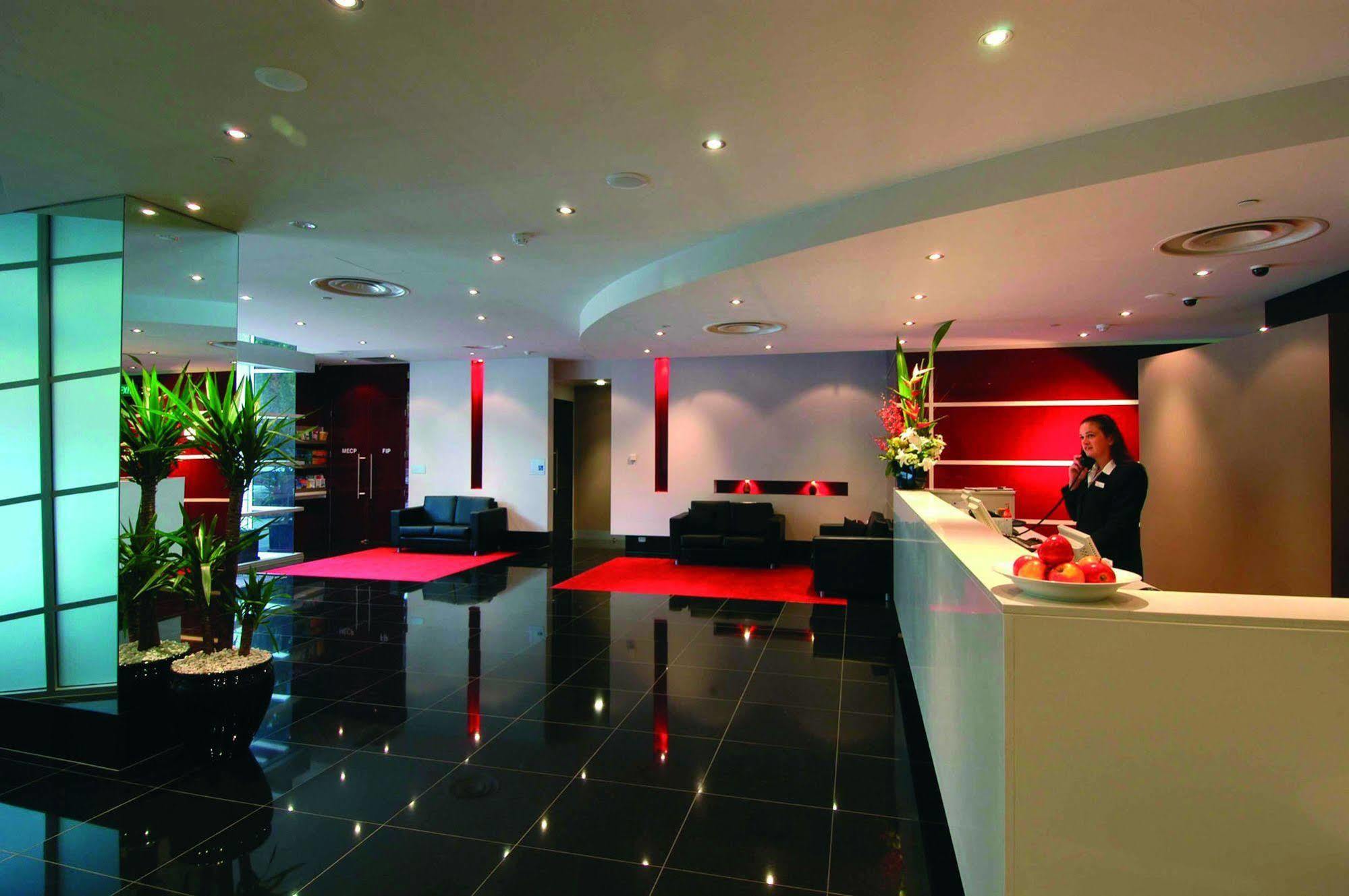Oaks Adelaide Horizons Suites Интерьер фото