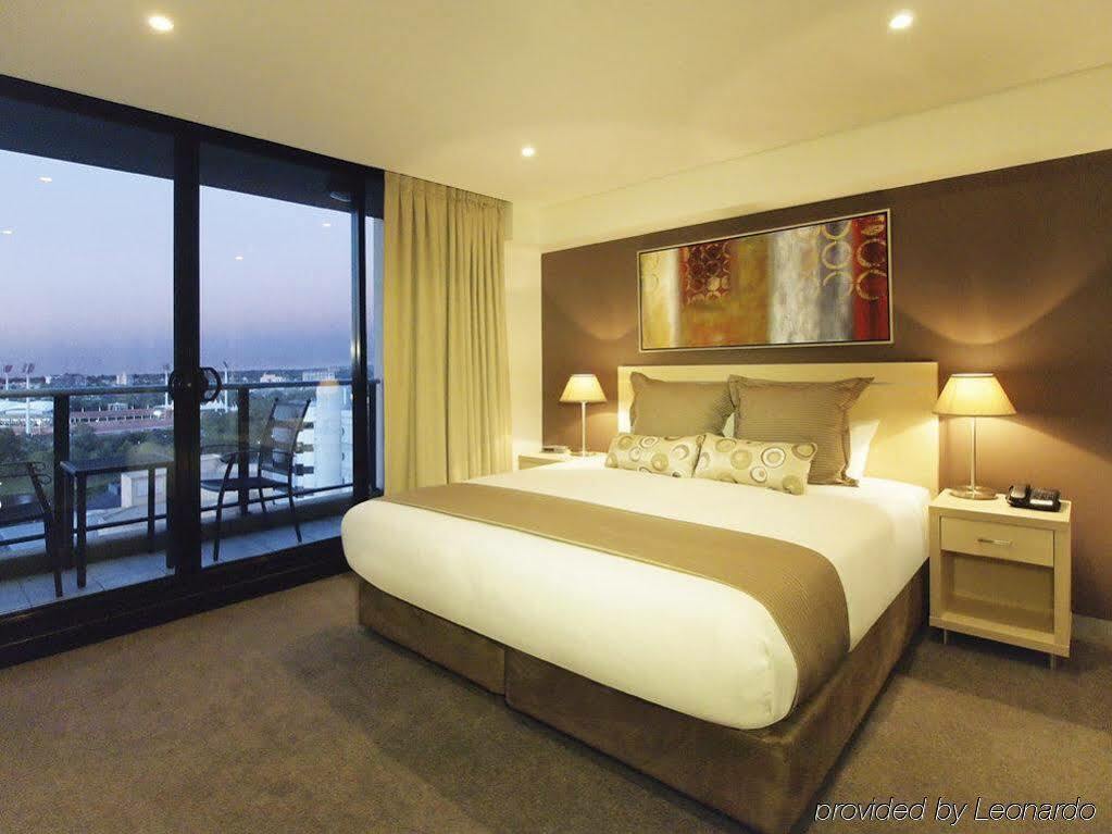 Oaks Adelaide Horizons Suites Экстерьер фото